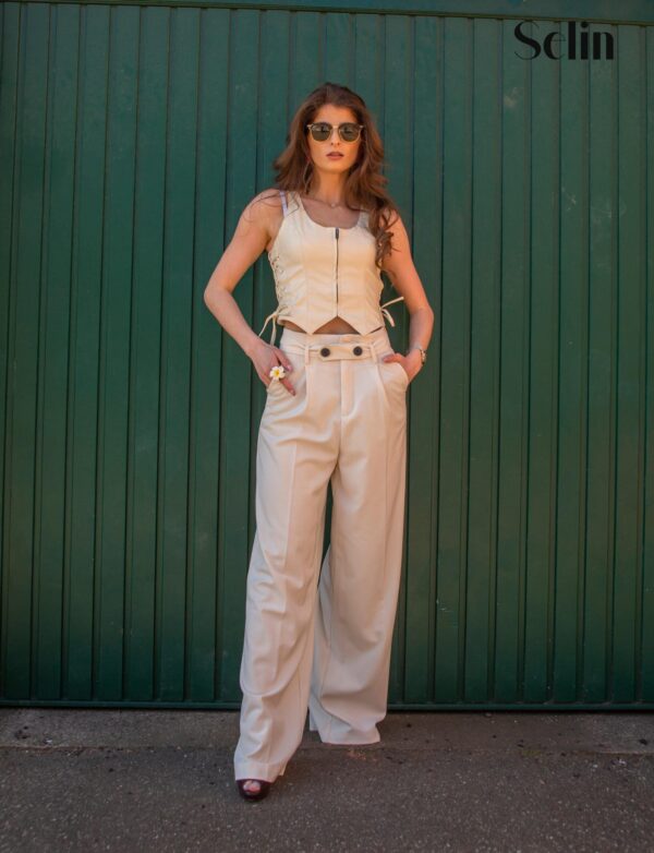 Model Isabella Smiranda for Selin magazine, by Lance Burkitt Fashion beauty Portrait Photography